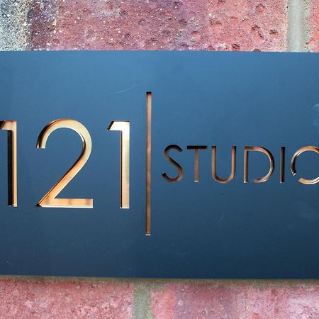 121 Studio - Central Studio Apartment, Terrace & Full Kitchen - Airport & Train Shuttle Bishop’s Stortford Zimmer foto